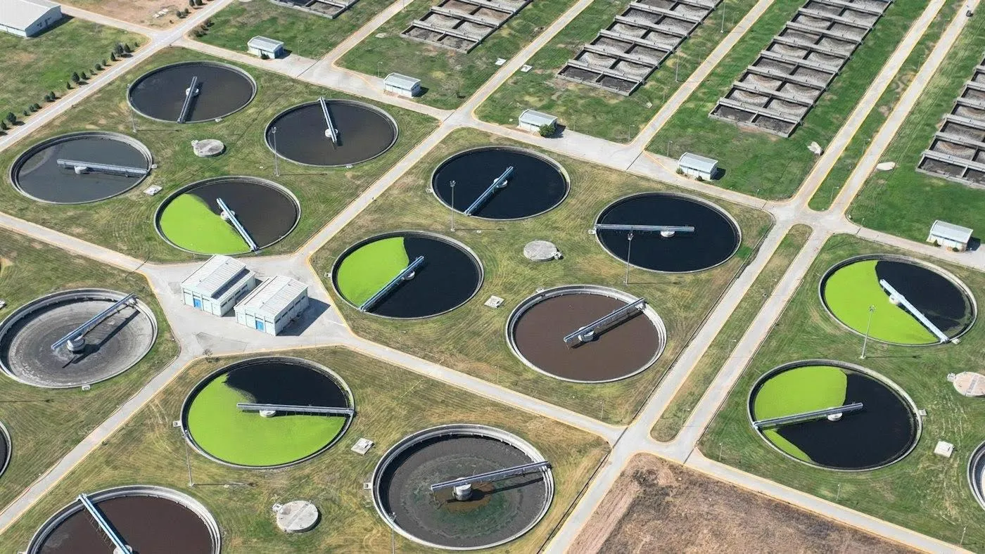 Air Compressors for Wastewater Treatment: Where Blowers and Plant Air Fit
